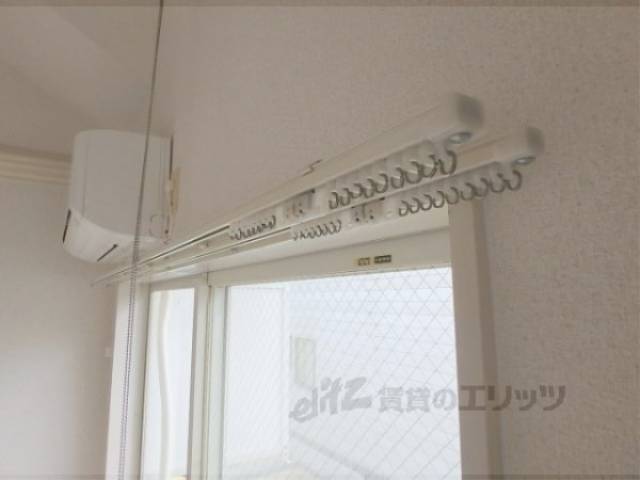 カーテンレール