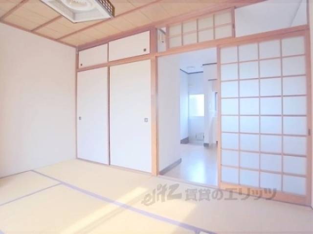 居室 6帖の和室です。