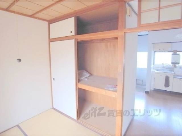 収納 大きな押し入れがあります。