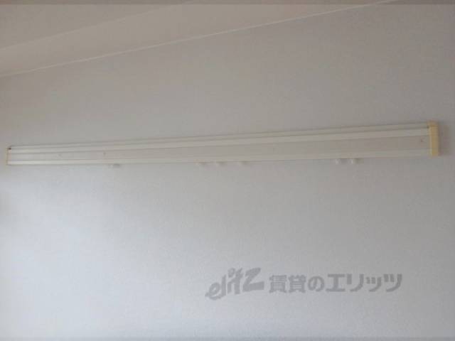 洋室　服掛け