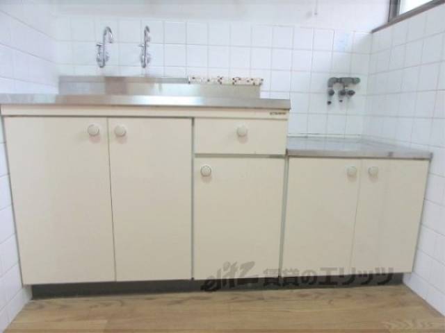 収納　キッチン下収納