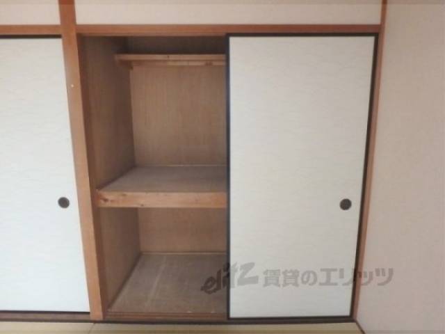 和室　押入れ