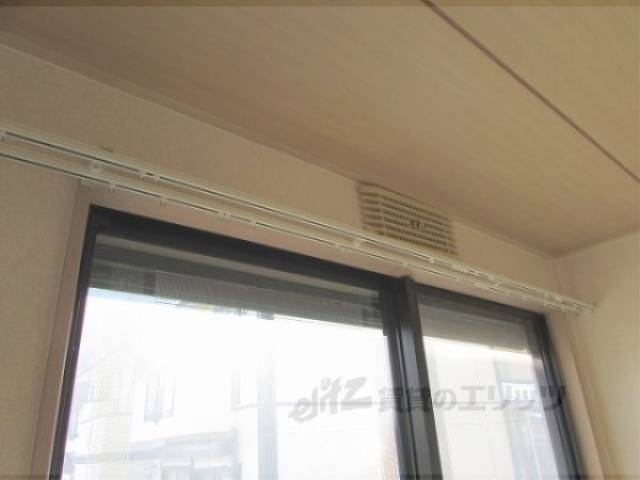 カーテンレール