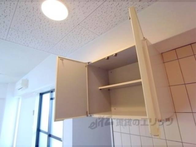 キッチン上部収納