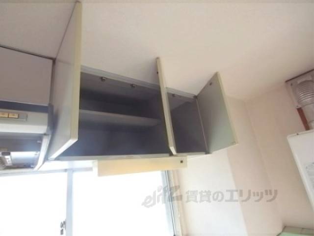 キッチン　上部収納