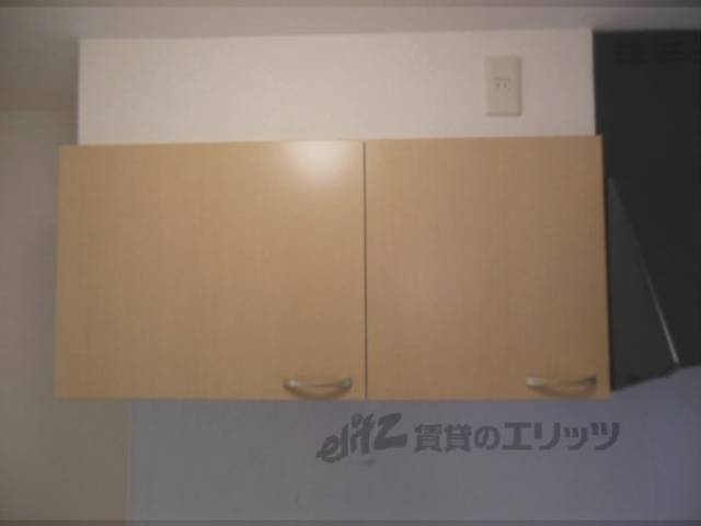 キッチン　上部収納