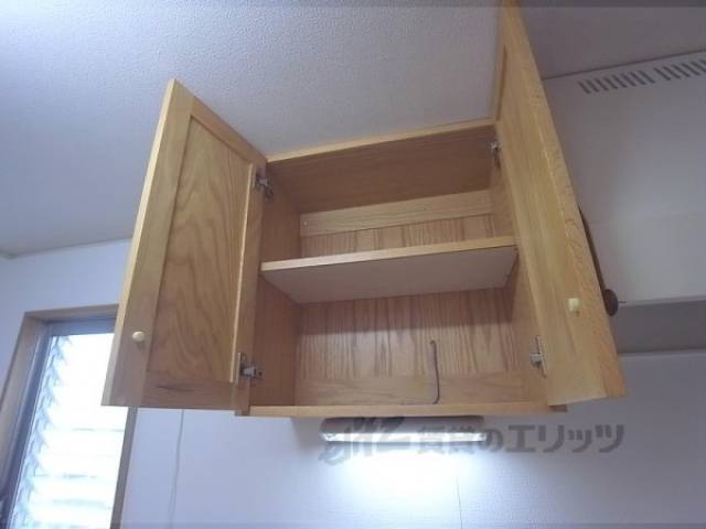 キッチン　上部収納