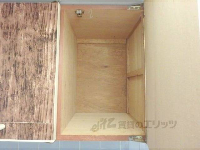 キッチン　上部収納