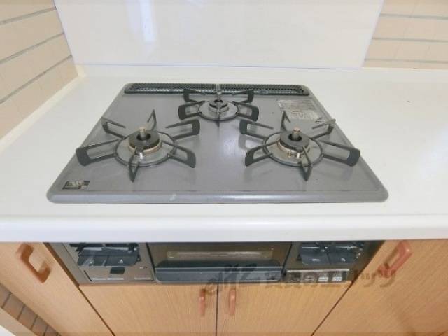 キッチン　ガス3口コンロ