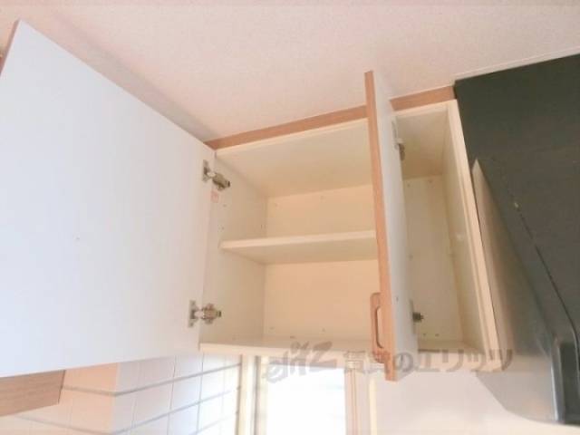 キッチン　キッチン上部収納