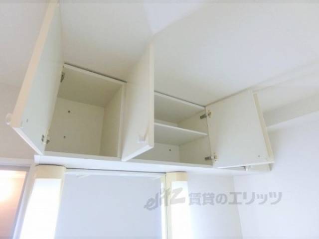 洗面所　洗面所上部収納