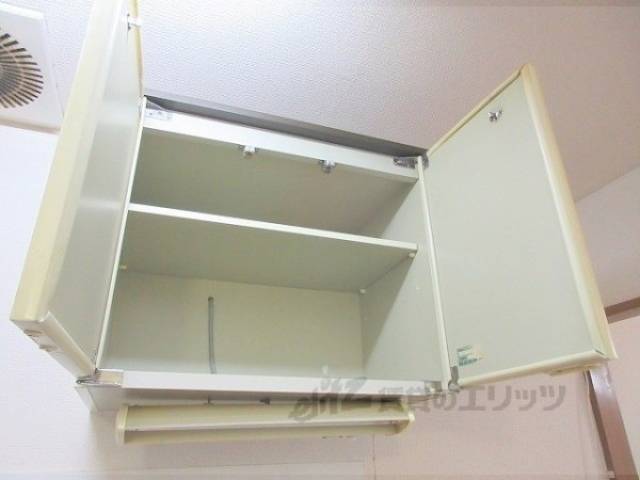 キッチン　上部収納