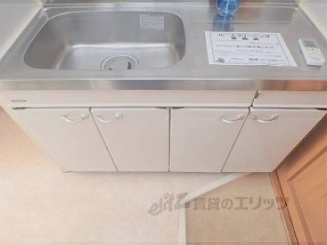キッチン下部の収納