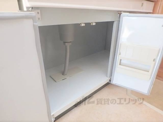 キッチン下部の収納