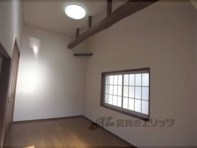 洋室　梁がポイント