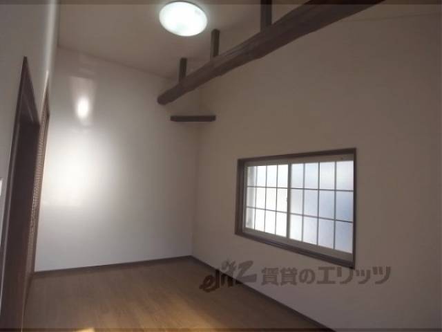 洋室　梁がポイント