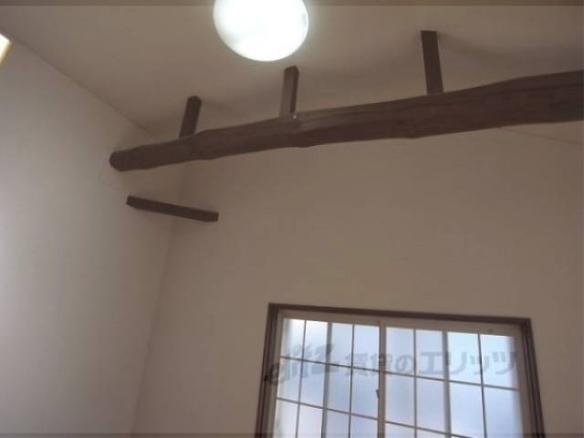 洋室　梁がポイント