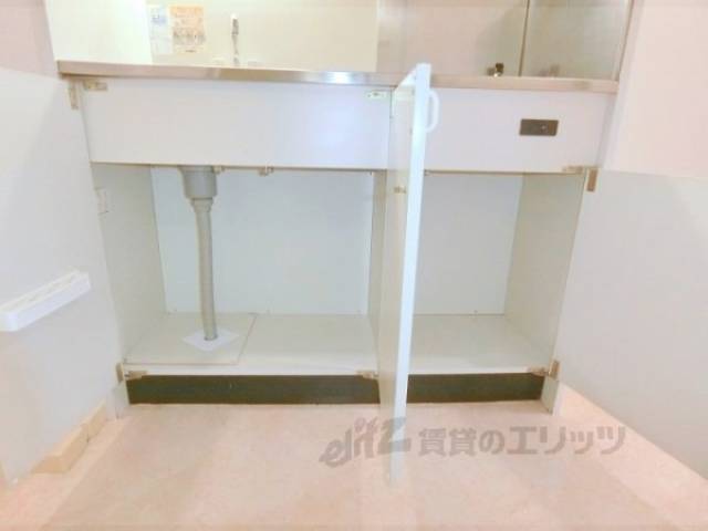 キッチン　下部収納