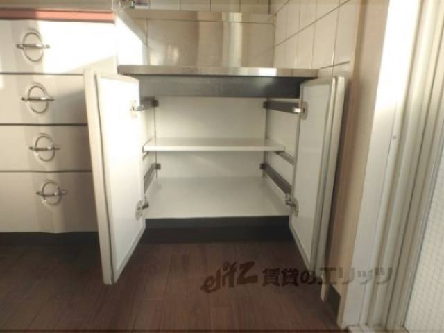 キッチン　キッチン下部収納