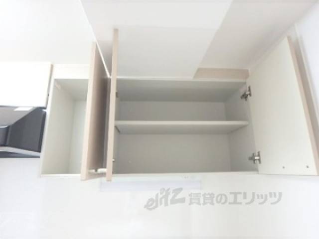 キッチン　上部収納