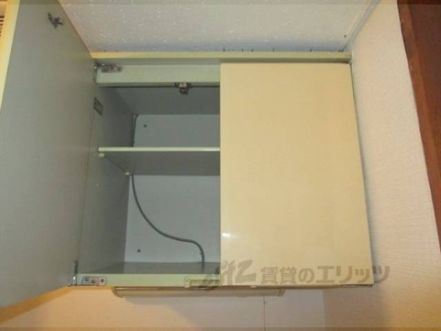 キッチン　上部収納