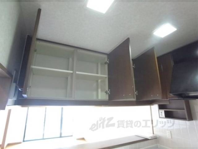 キッチン上部収納