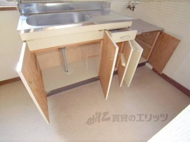 キッチン　下部収納