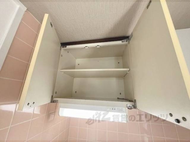 キッチン　上部収納