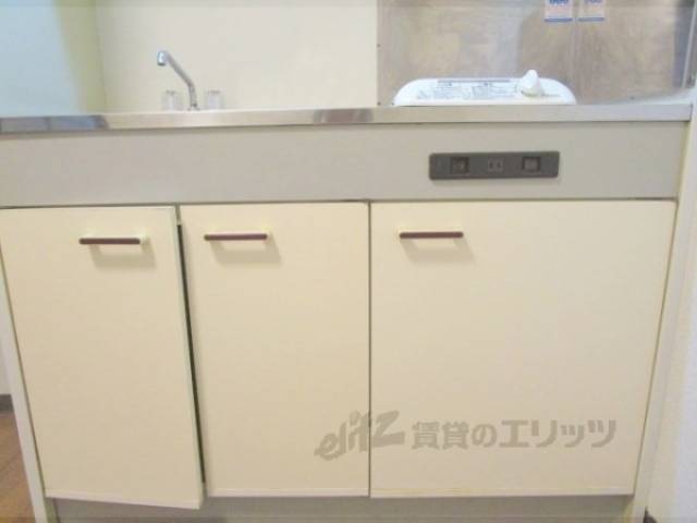 キッチン　下部収納