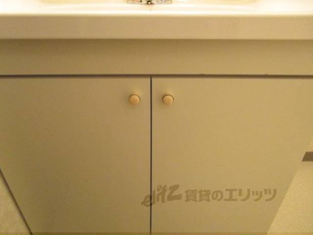 洗面所　下部収納