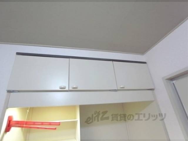 キッチン　上部収納