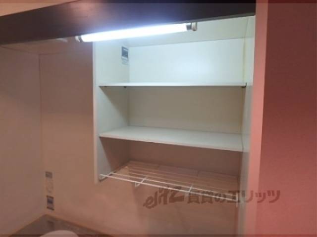 キッチン　上部収納