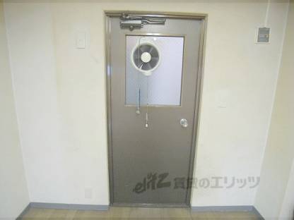 ベランダ用ドア