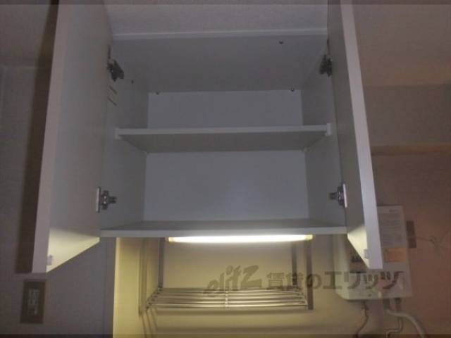 キッチン　上部収納