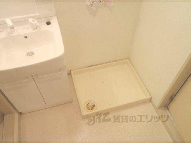 洗濯機置場　室内に洗濯機置けます。