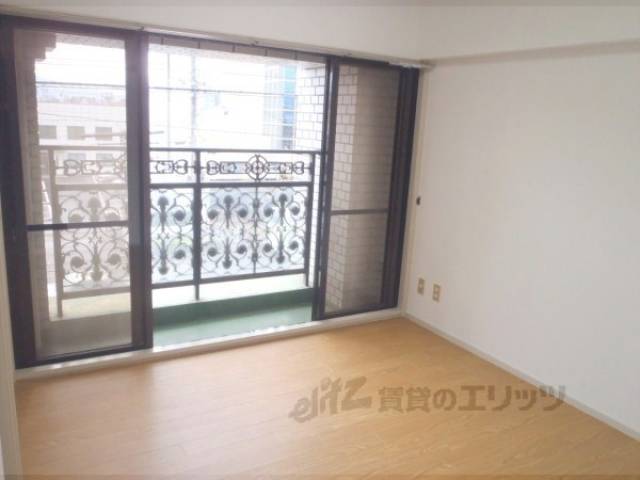 洋室　美室ですね。