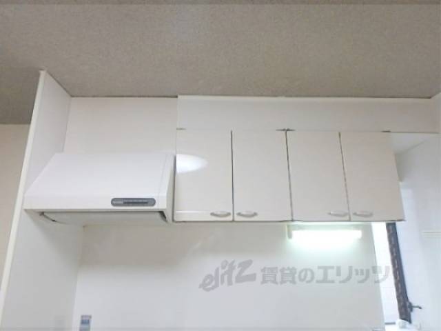キッチン　上部収納