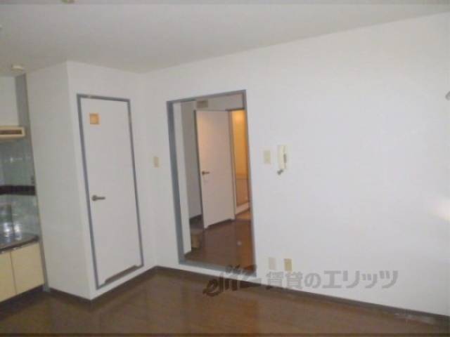 リビング　８帖