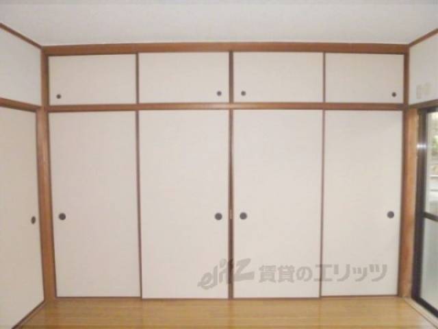 収納　押し入れ