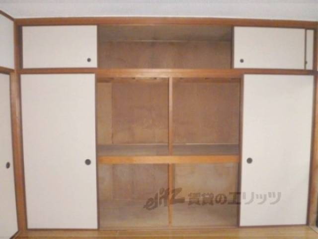 収納　押し入れ