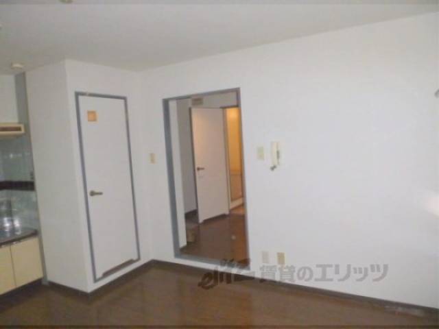 リビング　８帖