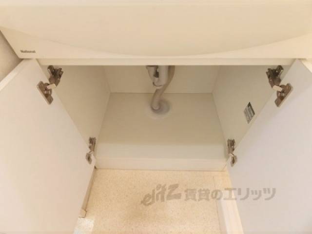 洗面所　下部収納