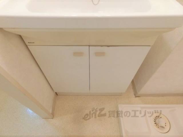 洗面所　下部収納