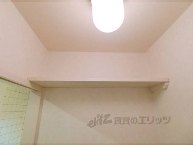 トイレ　上部収納
