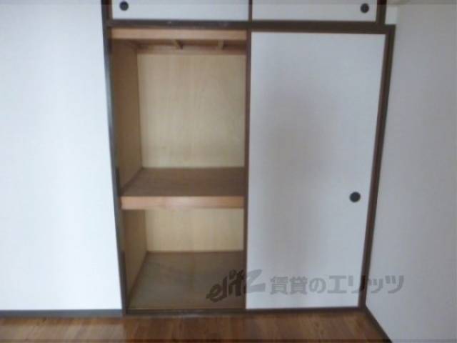 収納　洋室収納