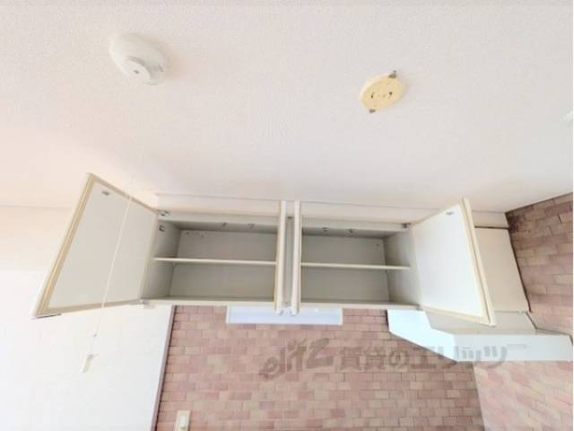 キッチン　上部収納