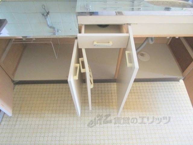 キッチン　下部収納