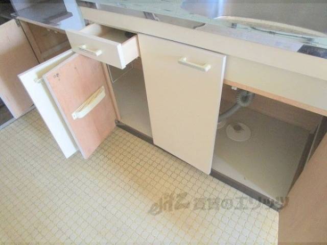 キッチン　下部収納