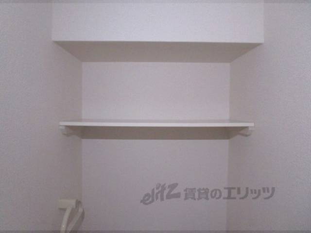 トイレ　上部収納