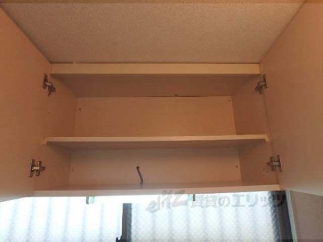 キッチン　上部収納